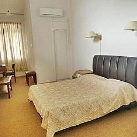 Paramount Hotel George Town Room photo